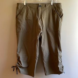 EASTERN MOUNTAIN SPORTS Stretch nylon capris